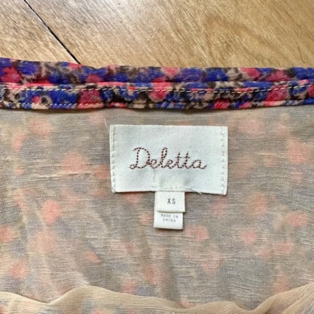 DELETTA NWOT ANTHROPOLOGIE WOMENS SMOCKED FLORAL TOP BLOUSE XS NEVER WORN - Picture 5 of 5